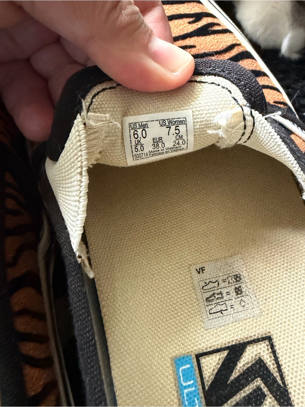 Vans womens Slip-On Sneakers in Orange and Black Tiger Stripe - Picture 2 of 3